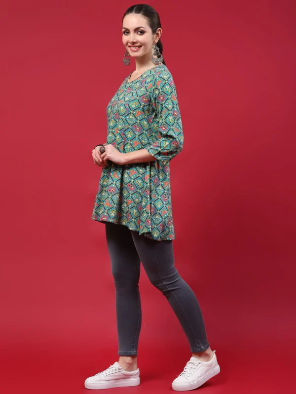 Women Blue Geometric Printed Tunic - Image 5