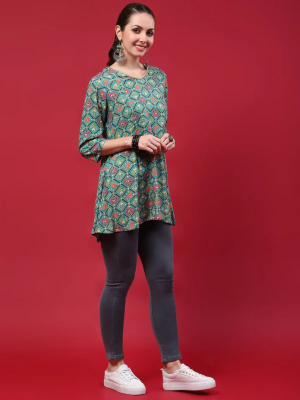 Women Blue Geometric Printed Tunic - Image 4