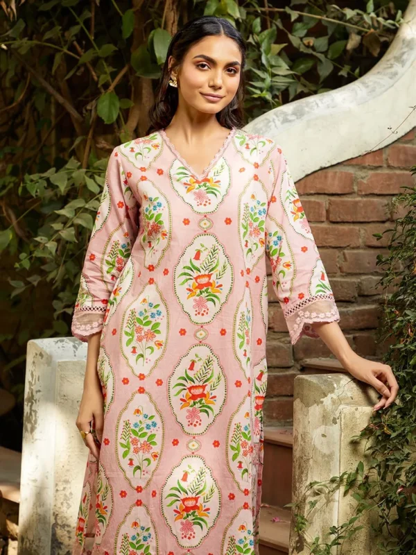 Women Powder Pink Printed Cotton Kurta with Pants- Set - Image 5