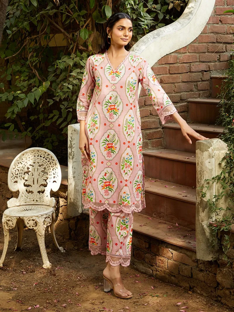 Women Powder Pink Printed Cotton Kurta with Pants- Set - Image 6