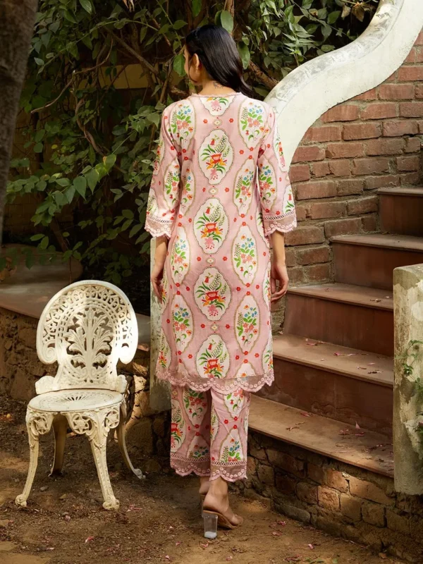 Women Powder Pink Printed Cotton Kurta with Pants- Set - Image 2